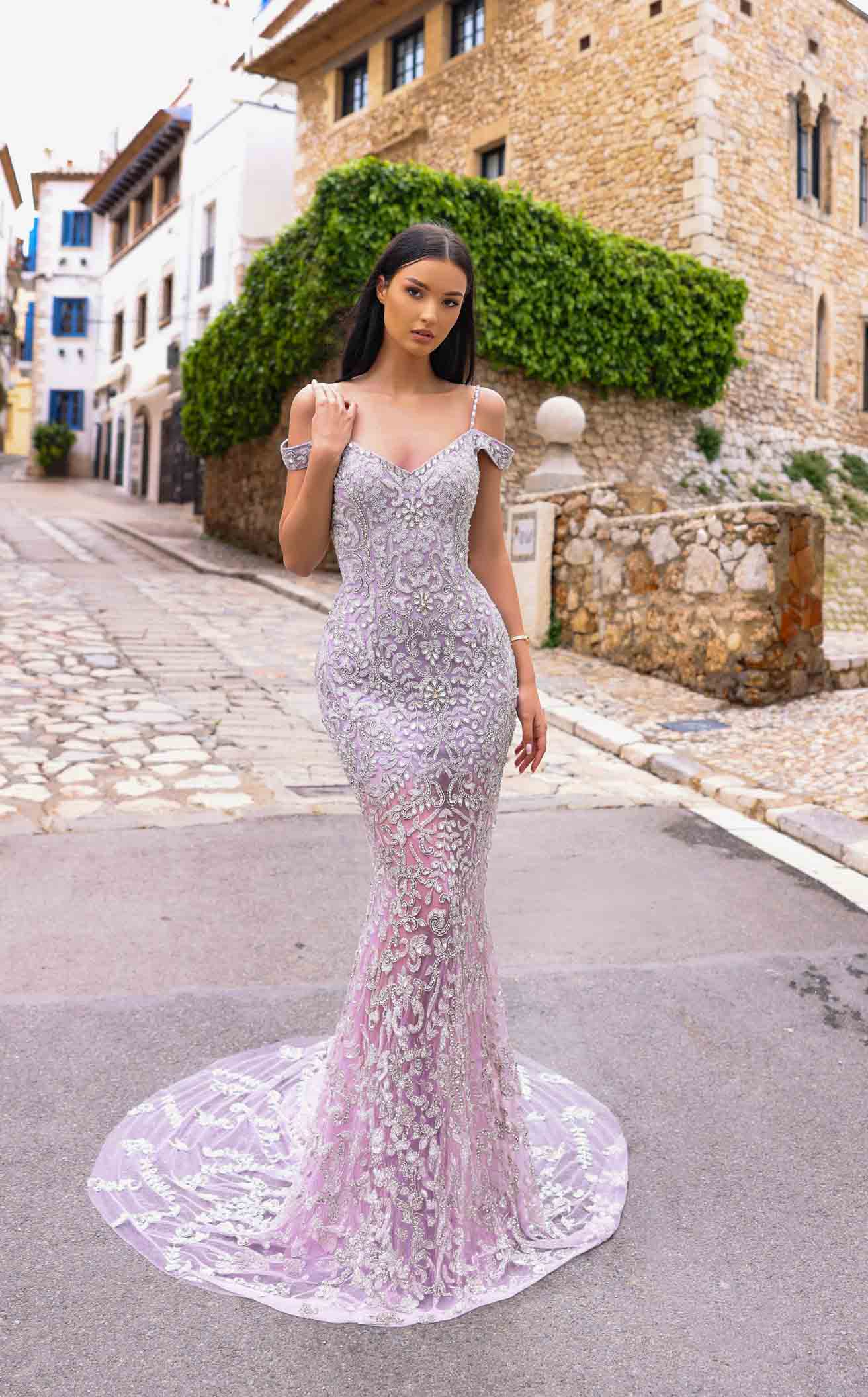 Chic and Holland HF110378