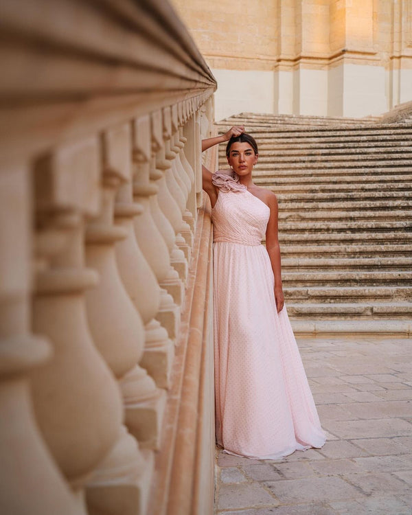 What’s the Difference Between Bridesmaid Dresses and Maid of Honor Dresses?