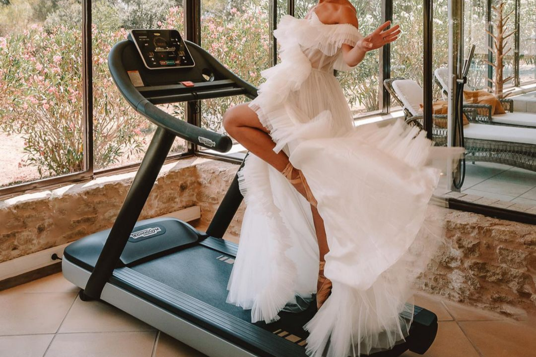 How to Choose Dresses That Work With Your Body’s Movement (Not Against It)