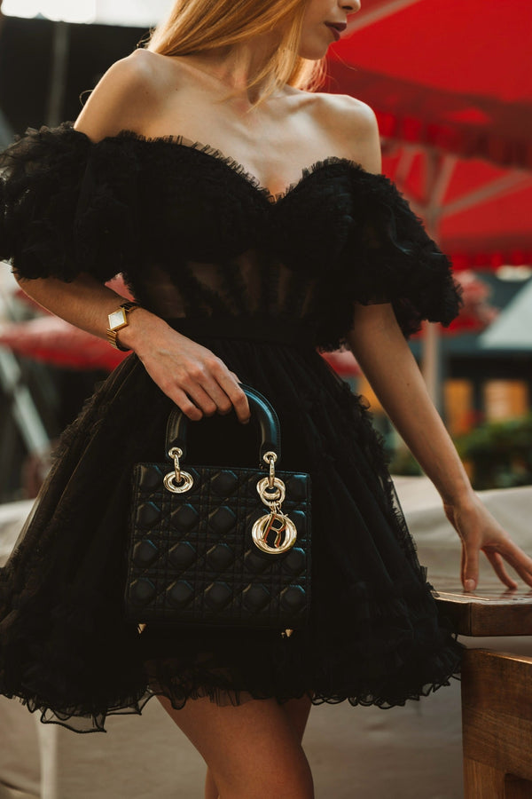 The Ultimate Guide to Styling a Classic Black Dress (From Day to “Daaang!”)