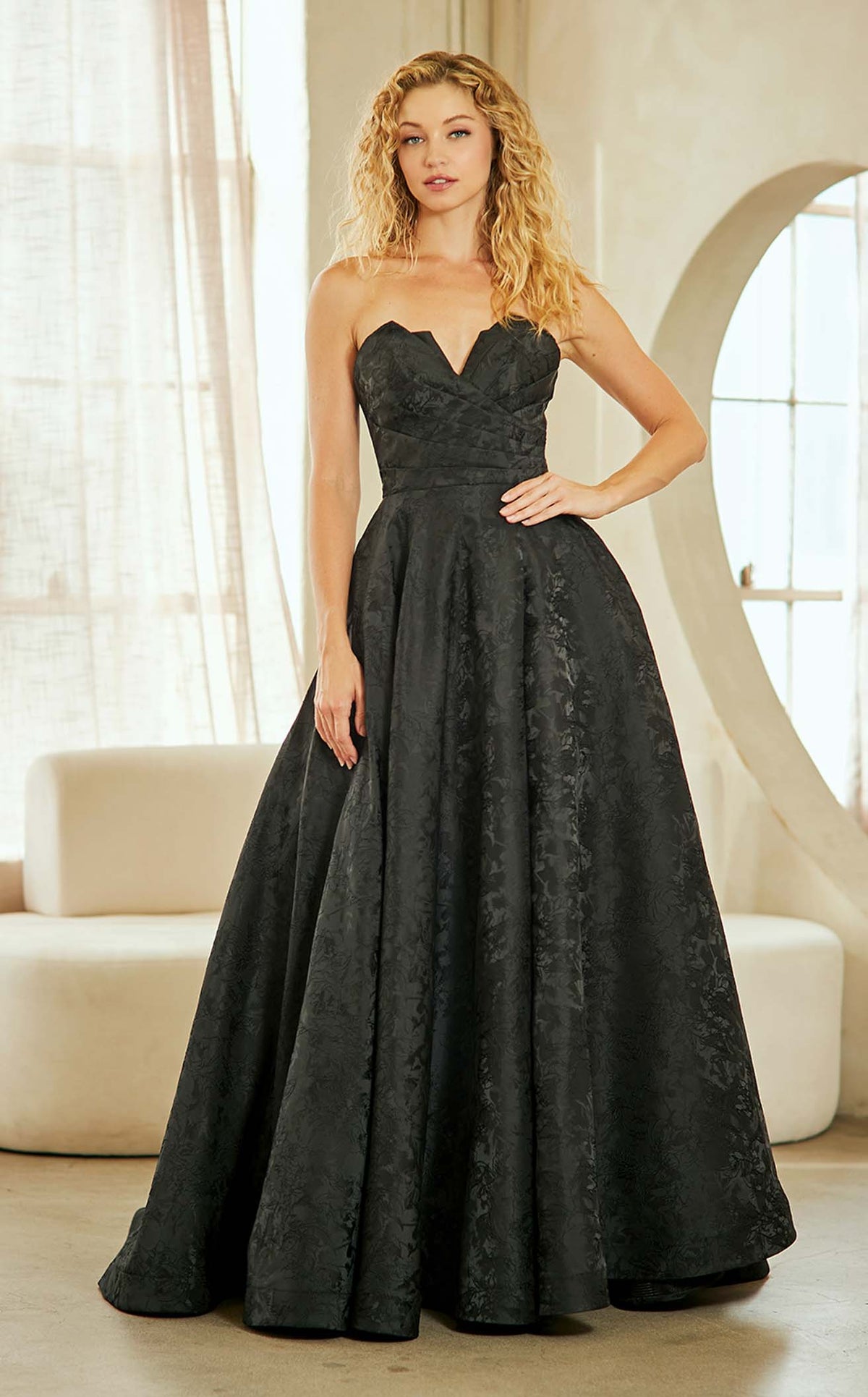 Amelia Couture 8061 Women's Formal Evening & Wedding Guest Dress - White