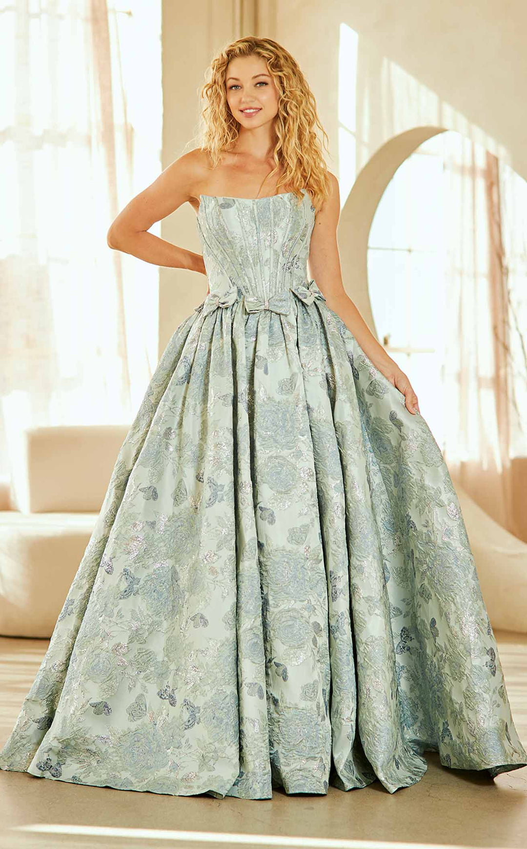 Amelia Couture 8068 Dusty-Mint