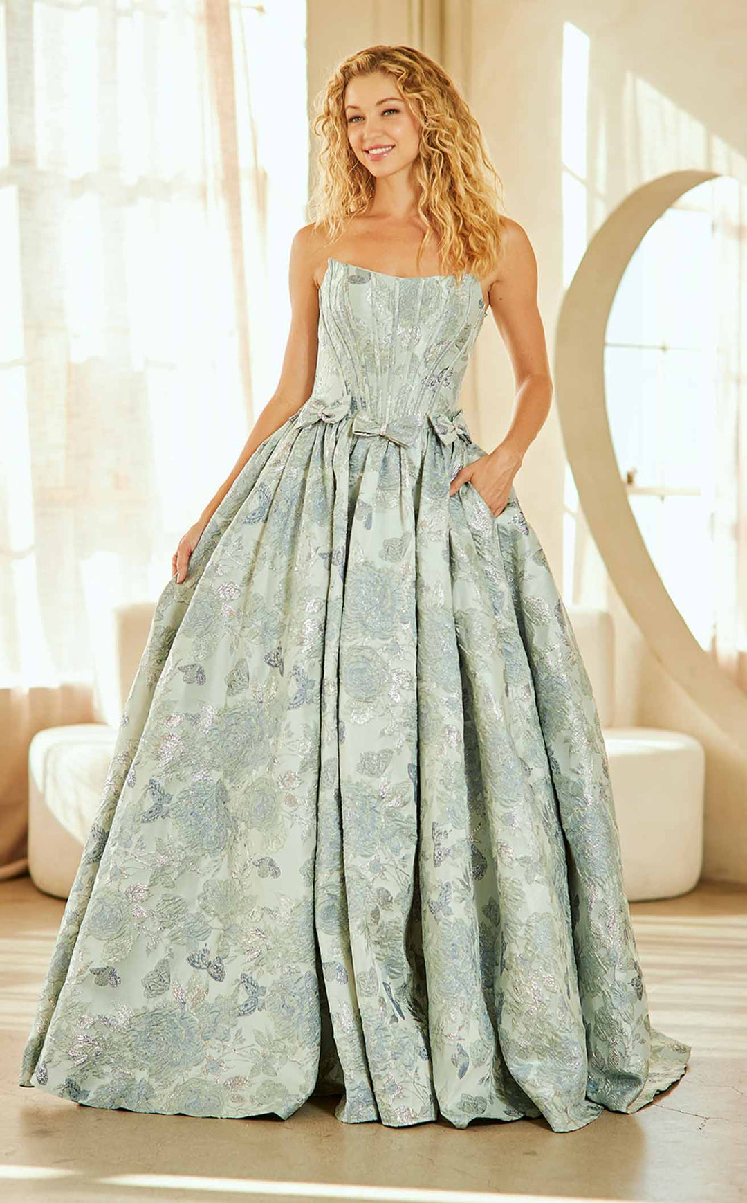 Amelia Couture 8068 Dusty-Mint