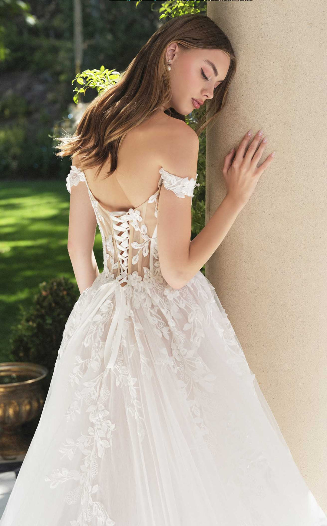 Andrea and Leo WL057 Off White/Nude