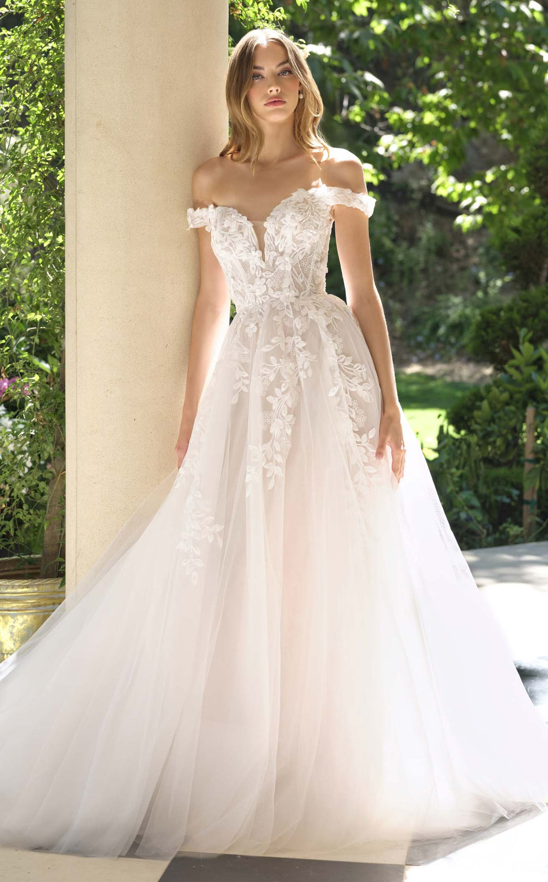 Andrea and Leo WL057 Off White/Nude