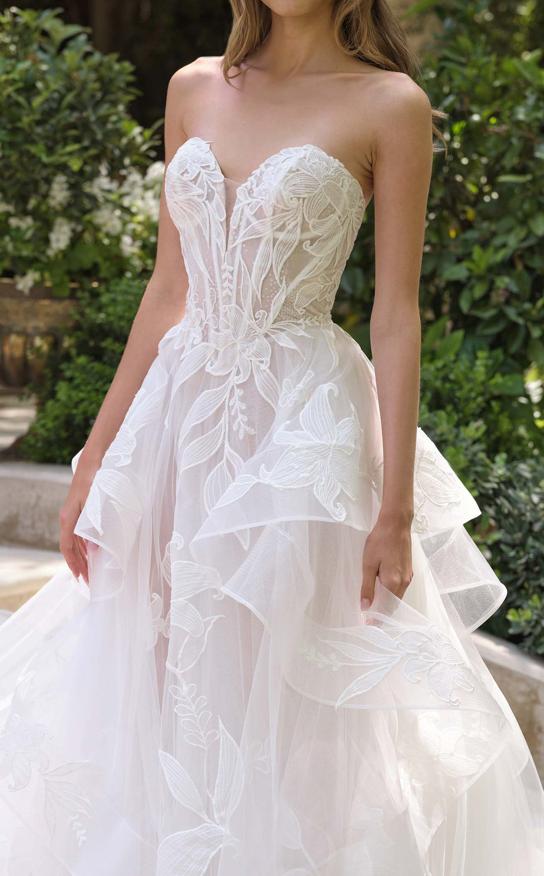 Andrea and Leo WL059 Off White/Nude