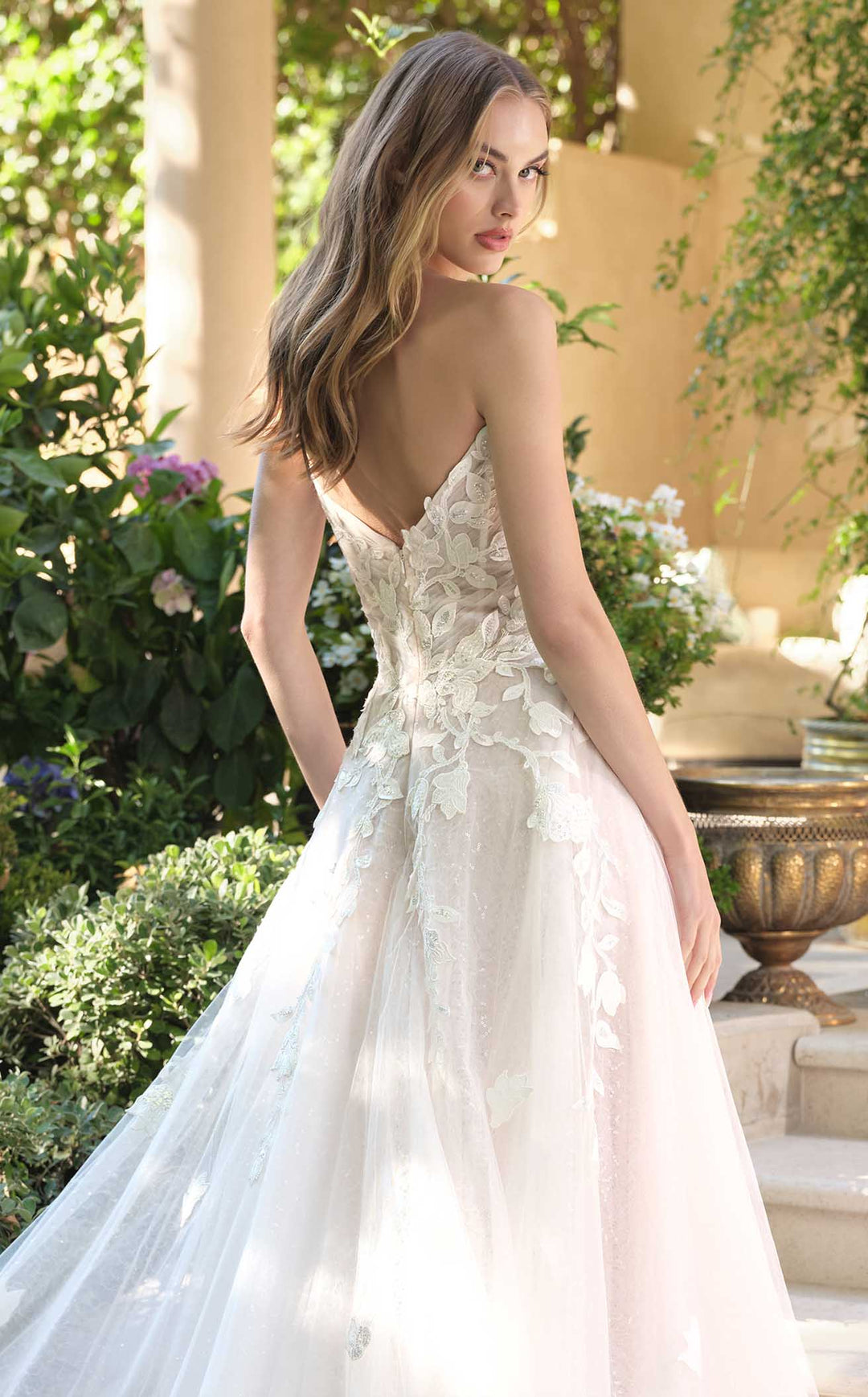 Andrea and Leo WL070 Off White/Nude