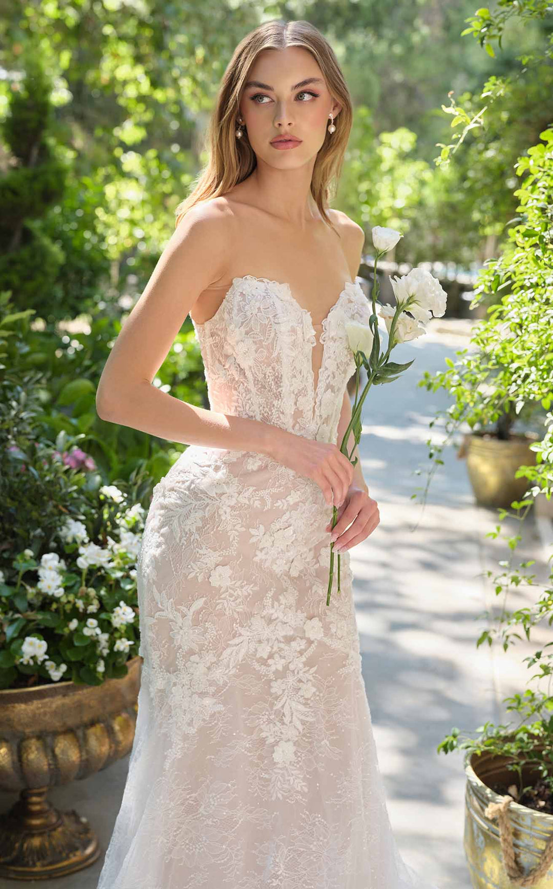 Andrea and Leo WL072 Off White/Nude