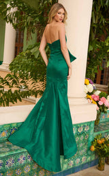 Ava Presley 42305 Emerald