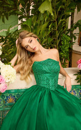 Ava Presley 47255 Emerald