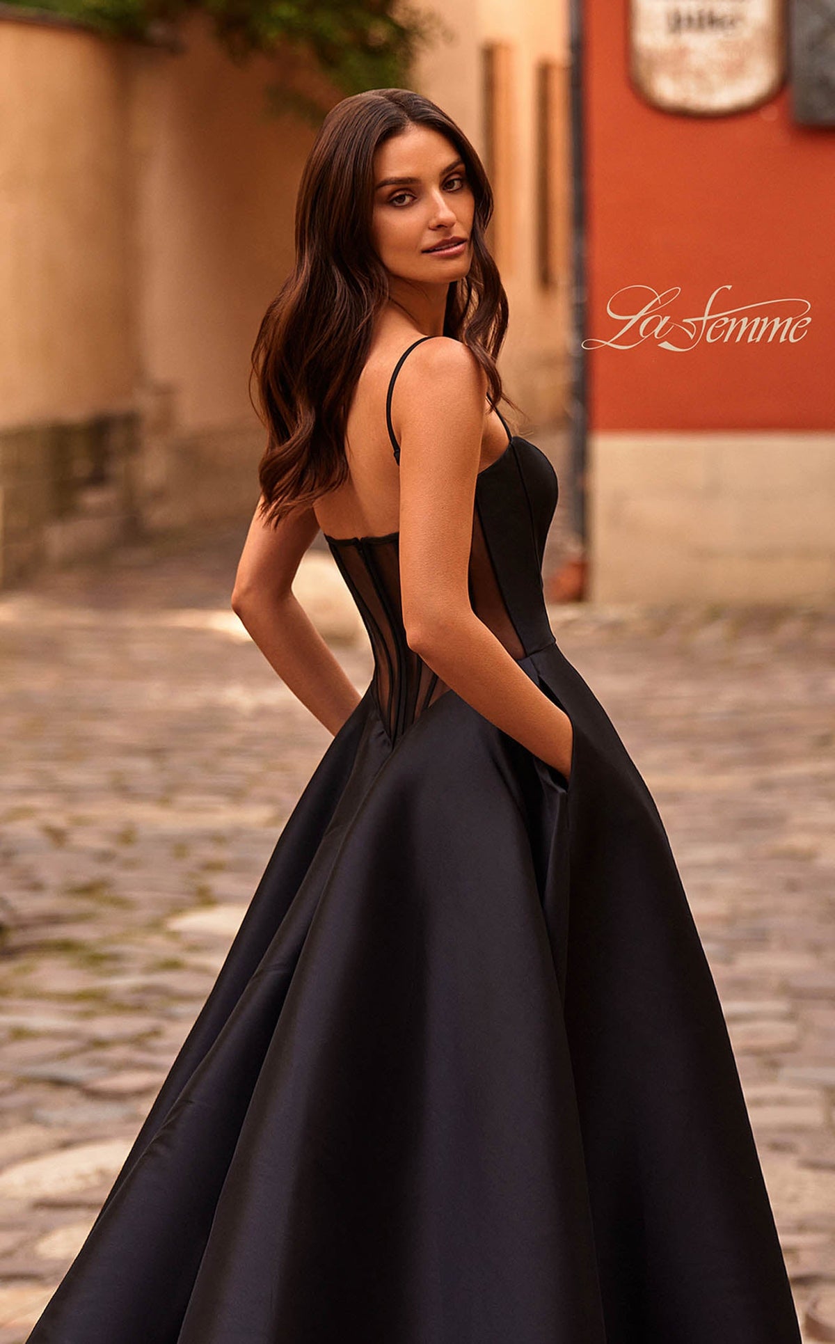 La Femme 32670 Women's Formal Evening & Wedding Guest Dress - Black