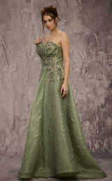 MNM Couture Q3355 Mint