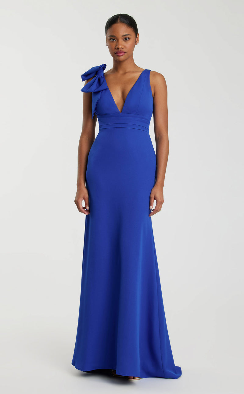 Mac Duggal - Black Sleeveless V Neck Bow Detail Mermaid Gown - US 8 Mac Duggal - Black Sleeveless V Neck Bow Detail Mermaid Gown - US 8