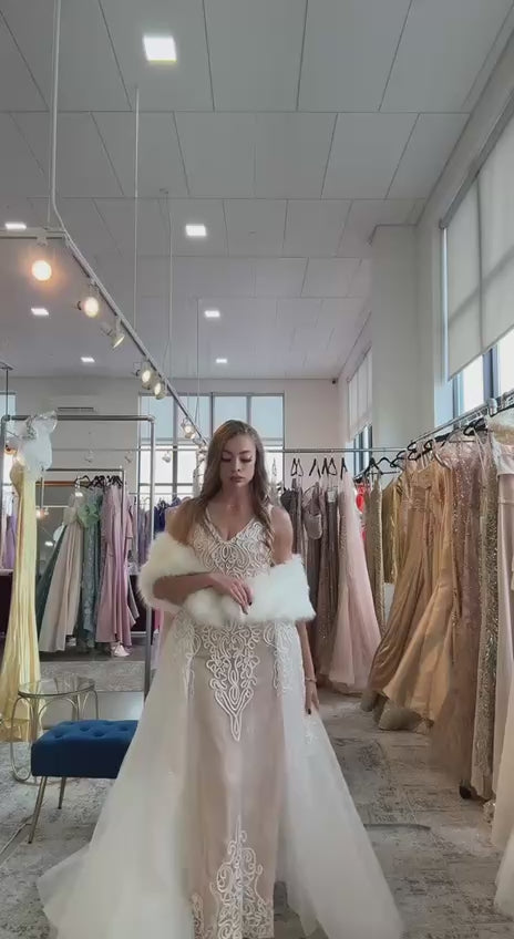 Andrea and Leo 5143 Off-White & Portia and Scarlett PS25198