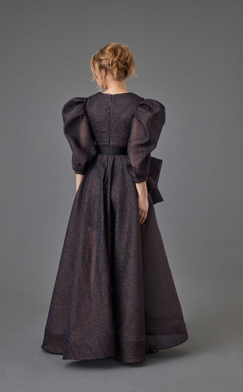 In Couture 5083 Black