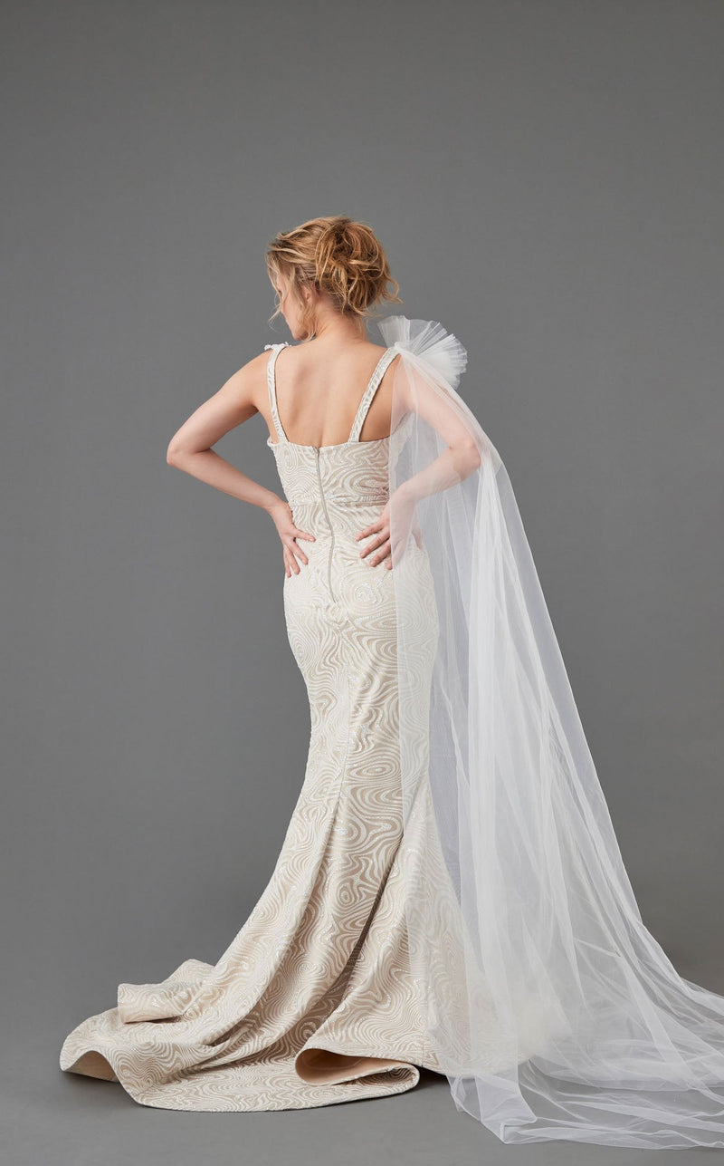 In Couture 5105 Ivory