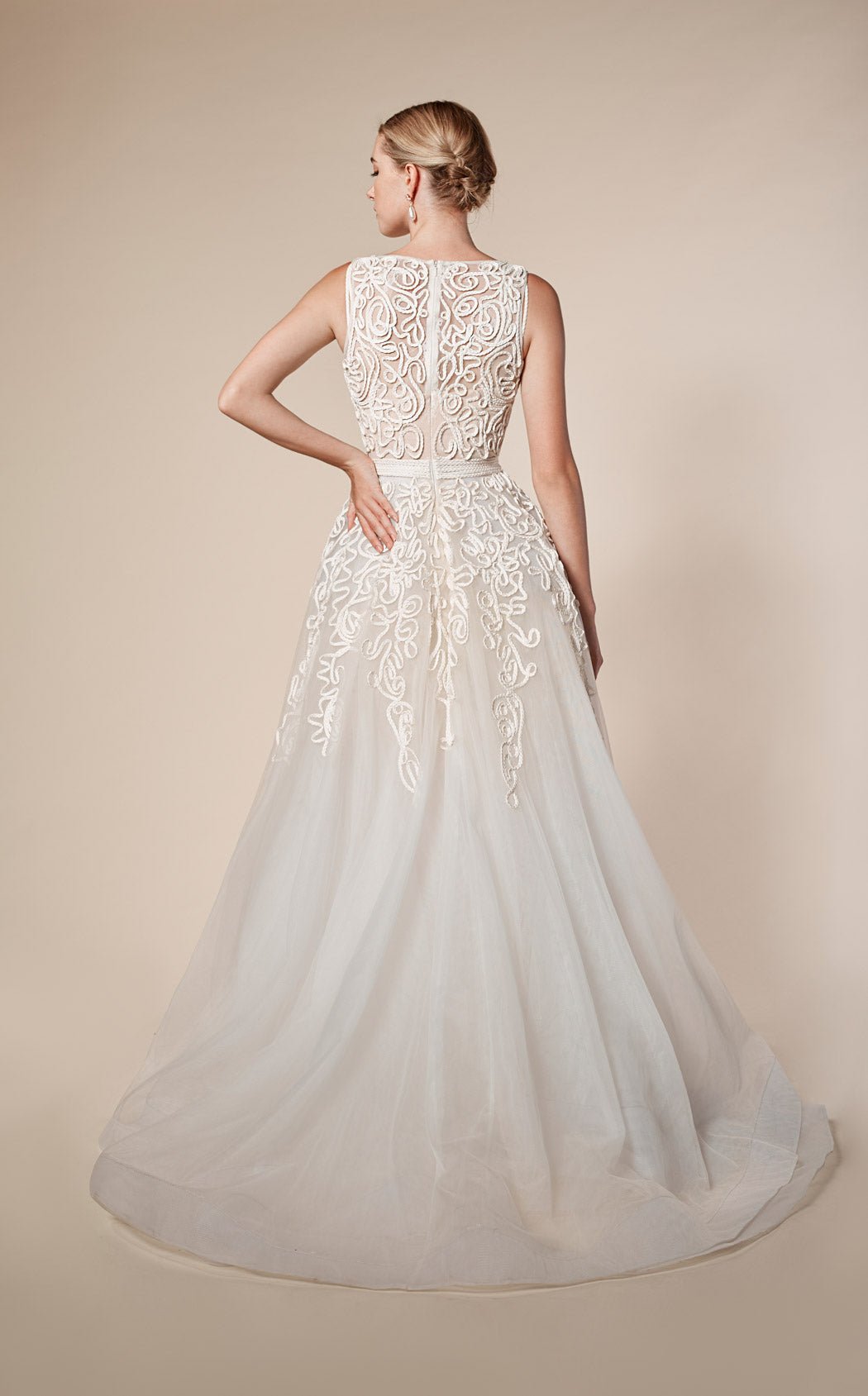 Andrea and Leo 5143 Off-White