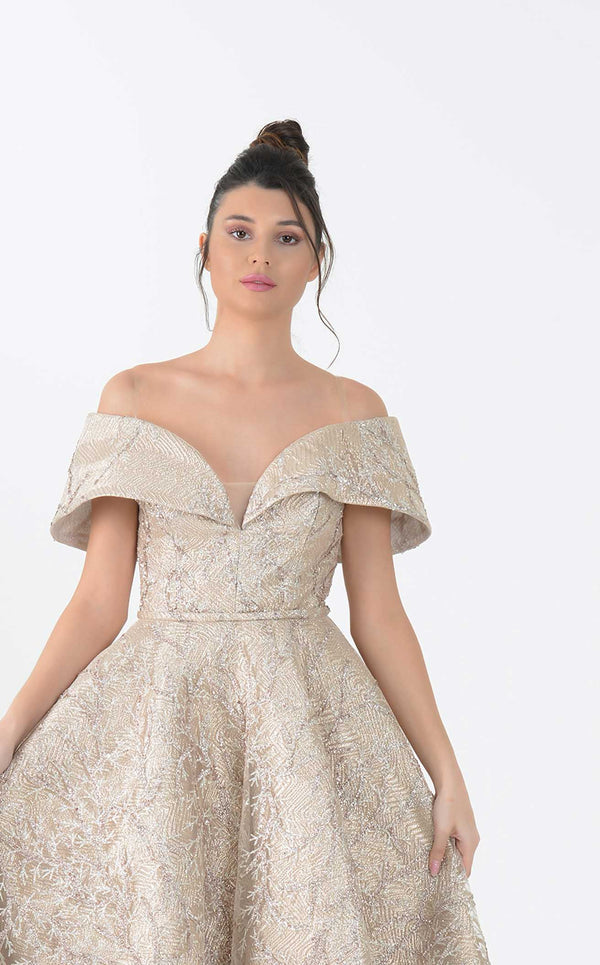 In Couture 5145 Champagne