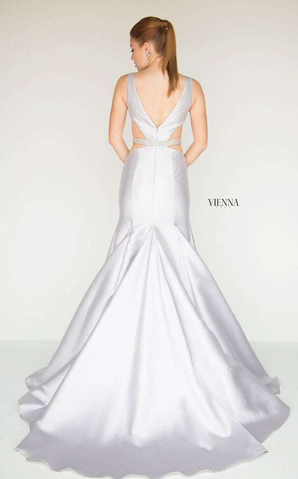 Vienna Prom V8280
